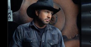why is garth brooks not on apple music